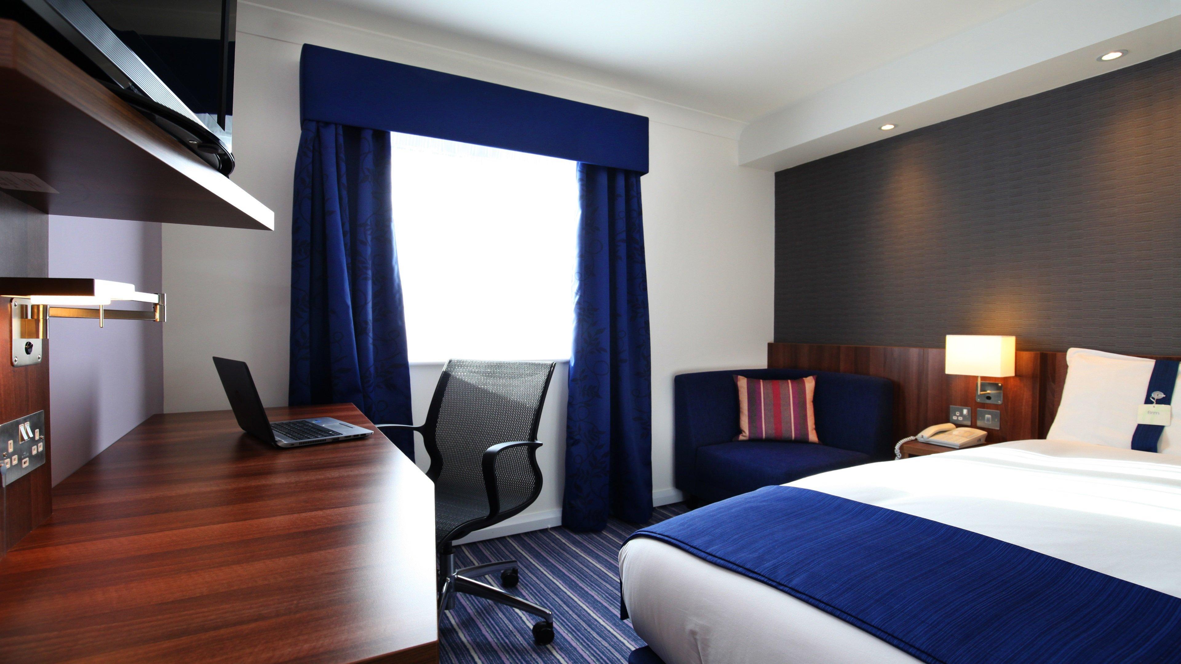 Holiday Inn Express Glenrothes By Ihg Exterior photo