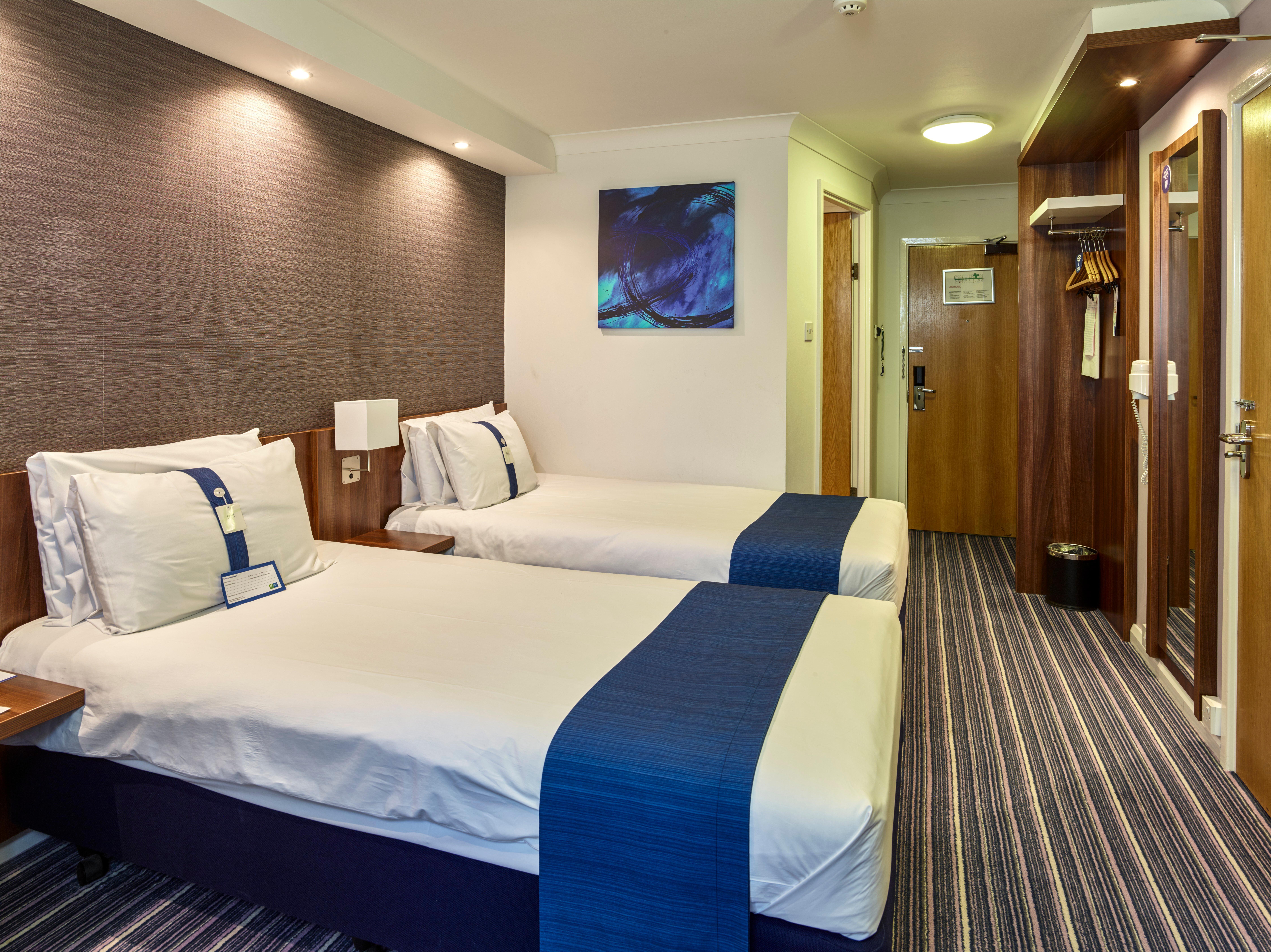 Holiday Inn Express Glenrothes By Ihg Exterior photo